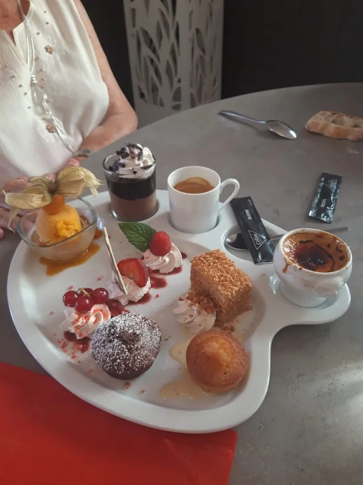 Café Très Gourmand